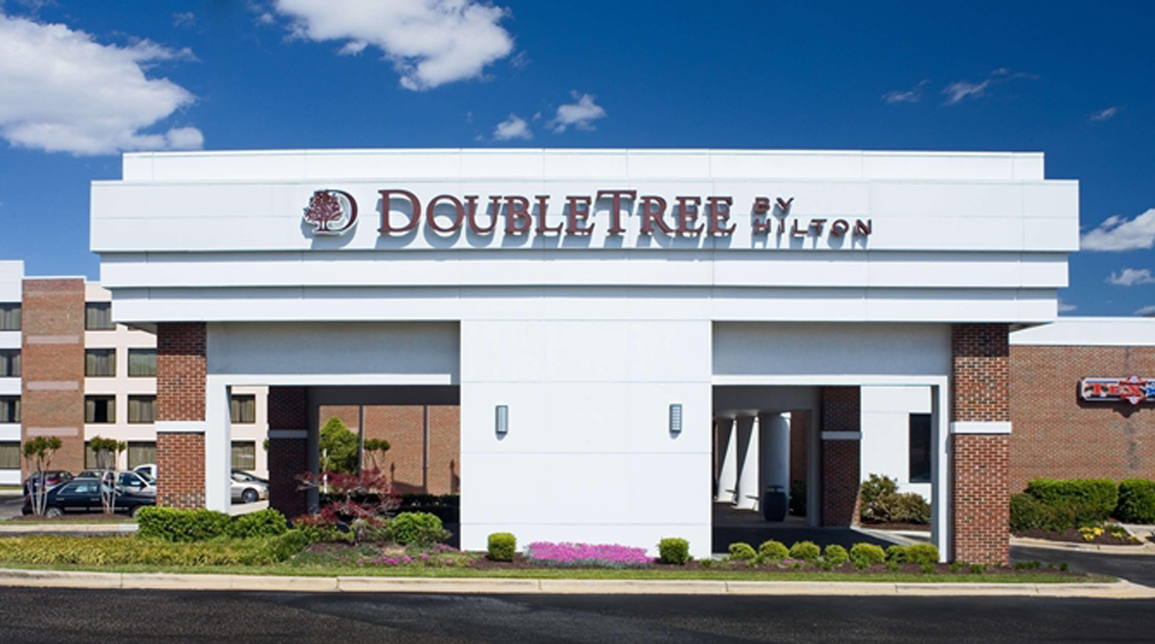 Hotel Doubletree By Hilton Rocky Mount Esterno foto