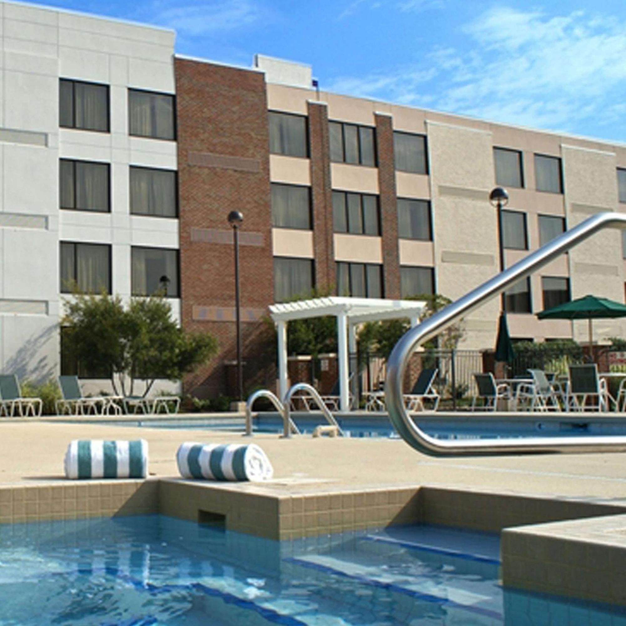 Hotel Doubletree By Hilton Rocky Mount Esterno foto